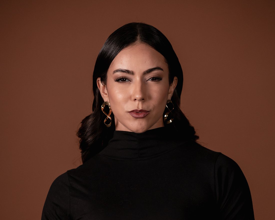 Letícia Toledo